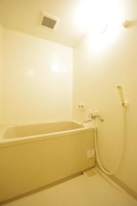 �y���̑��z�@�o�X�^�V�����[