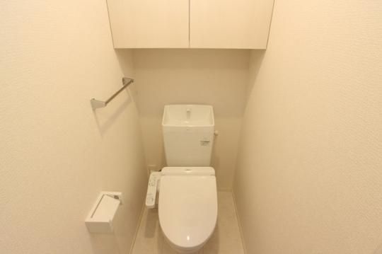 �y���̑��z�@206�g�C��