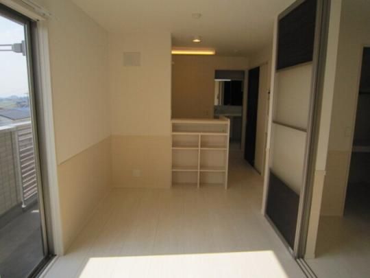 �y���̑��z�@302�@���r���O