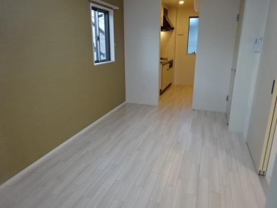 �y���̑��z�@���r���O�i�C���[�W�j