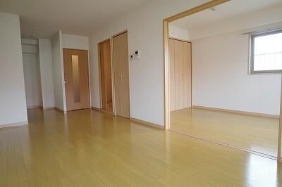 �y���̑��z�@���r���O