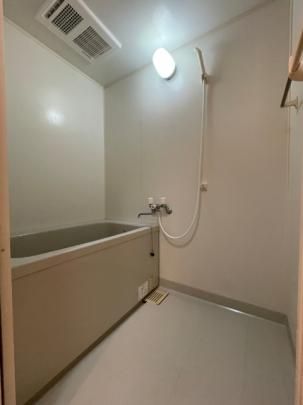 �y���̑��z�@�o�X�^�V�����[