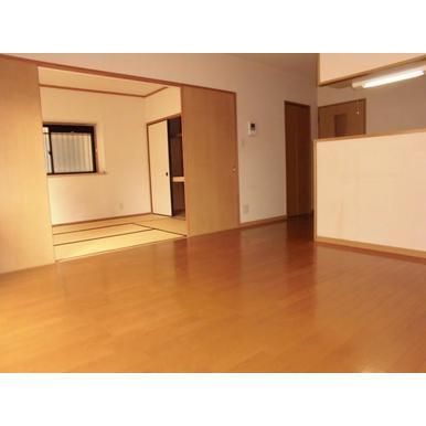 �y���̑��z�@���r���O