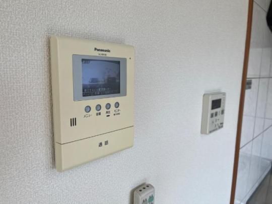 �y���̑��z�@�J���[���j�^�[�z��