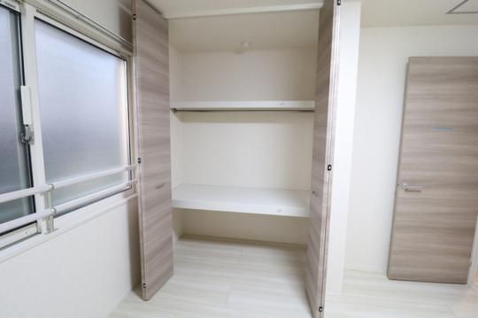 �y���̑��z�@303�@�N���[�[�b�g