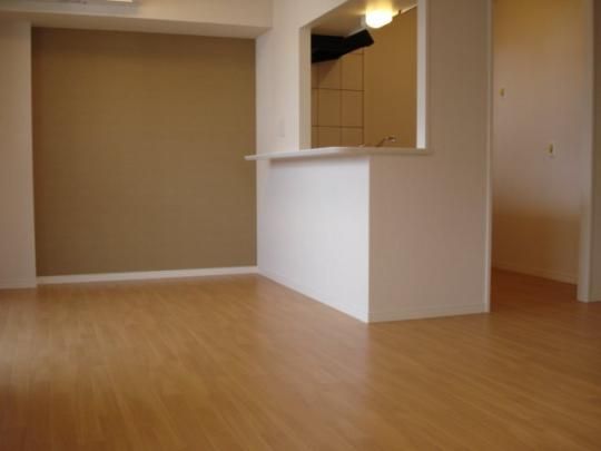 �y���̑��z�@���r���O�i�C���[�W�j