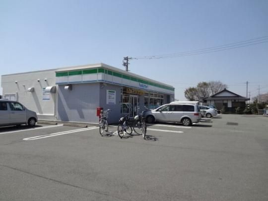 �y���Ӂz�@�t�@�~���[�}�[�g�F500m