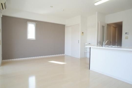 �y���̑��z�@���r���O