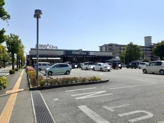 �y���Ӂz�@�t�[�f�B������X�F1300m