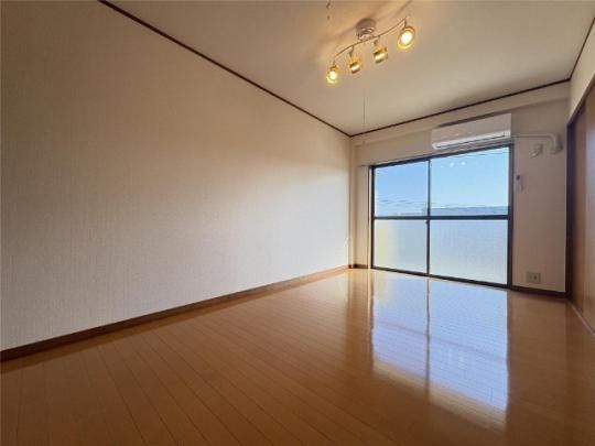 �y���̑��z�@���r���O