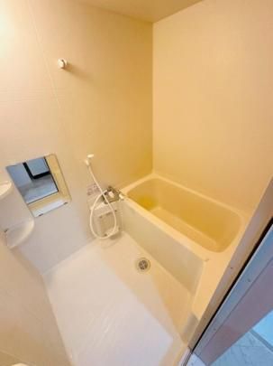 �y���̑��z�@�o�X�^�V�����[