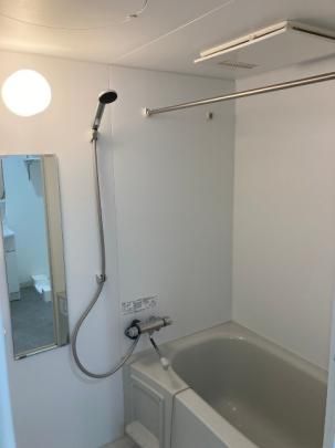 �y���̑��z�@�o�X�^�V�����[