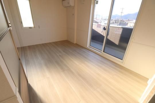 �y���̑��z�@���r���O