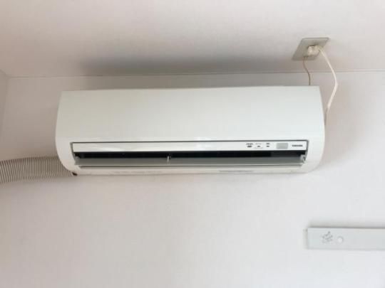 �y���̑��z�@�G�A�R���i�C���[�W�j