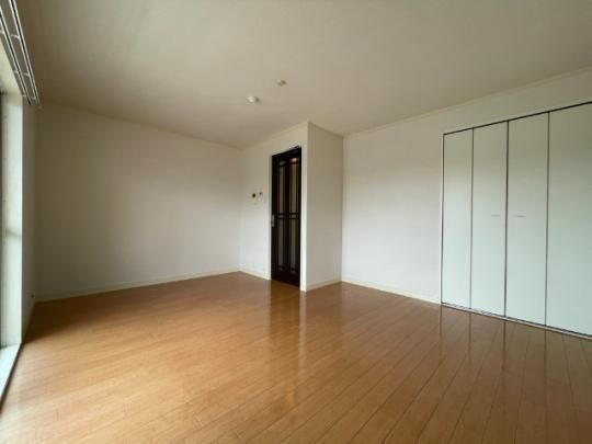 �y���̑��z�@���r���O