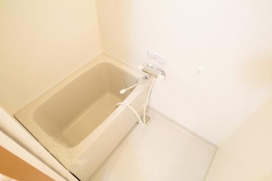 �y���̑��z�@�o�X�^�V�����[