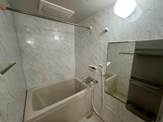 �y���̑��z�@�o�X�^�V�����[