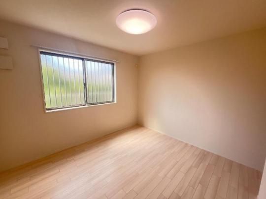 �y���̑��z�@����̐F�E�d�l�͑��Ⴊ�������܂��i�C��