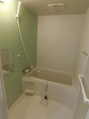 �y���̑��z�@�o�X�^�V�����[